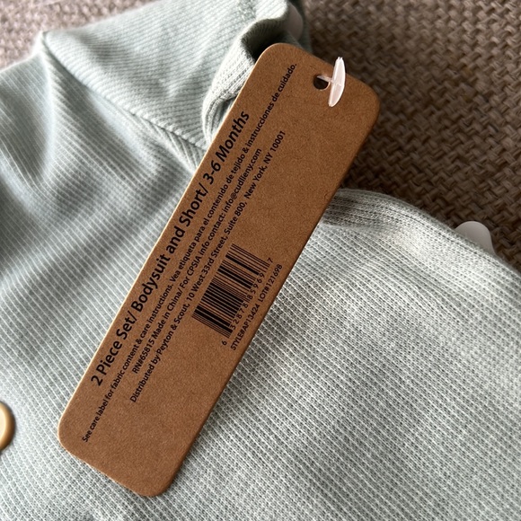 Peyton & Scout Bodysuit & Shorts 3-6 Month Baby Set - Picture 3 of 3